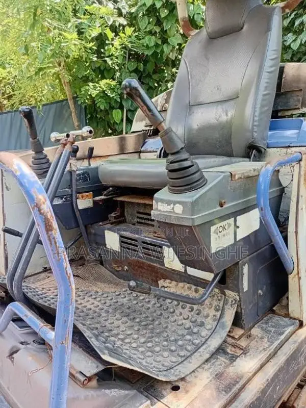 Mitsubishi MM30B 2015 Heavy-Duty (Used)