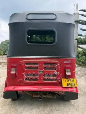 Bajaj RE 205 2016 Three Wheel (Used)