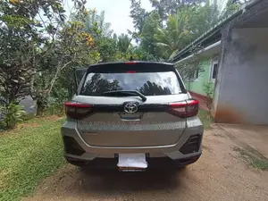 Toyota Raize 2025 SUV (Used)