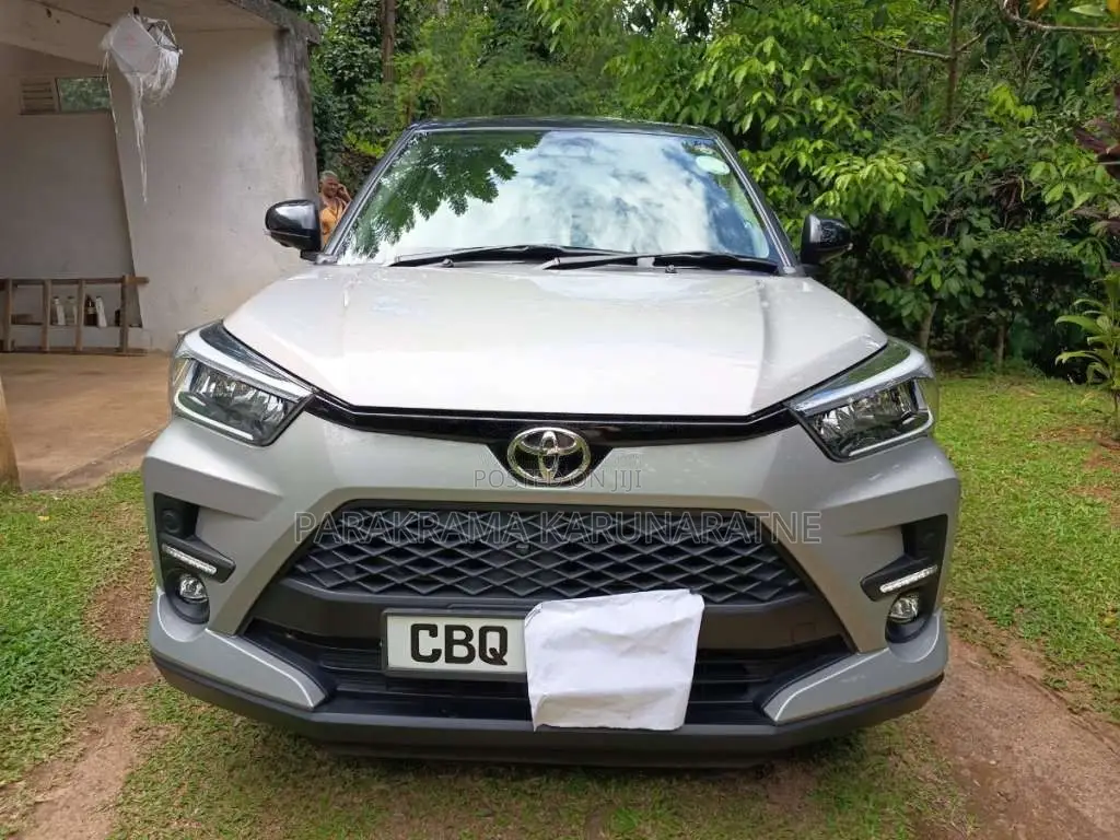 Toyota Raize 2025 SUV (Used)