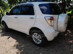 Daihatsu Terios Premium 2011 SUV (Used)