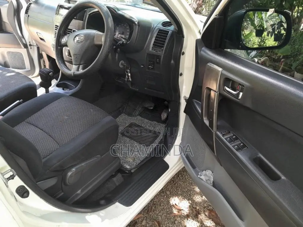 Daihatsu Terios Premium 2011 SUV (Used)
