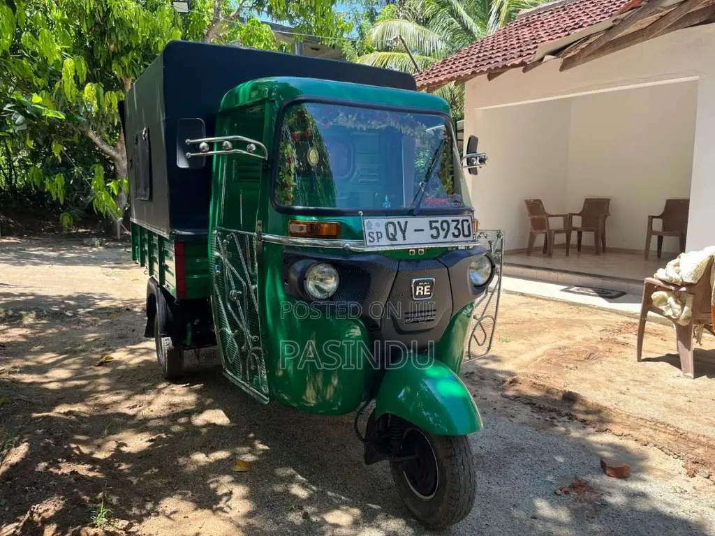 Bajaj Maxima 2017 Three Wheel (Used)