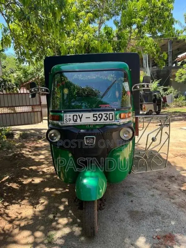 Bajaj Maxima 2017 Three Wheel (Used)