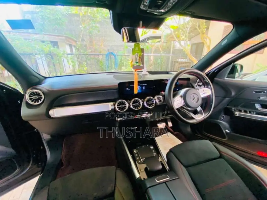 Mercedes-Benz EQB300 2023 SUV (Used)