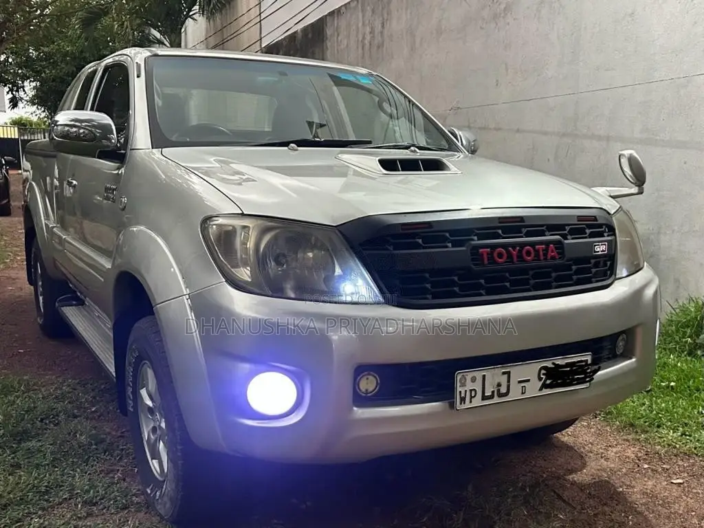 Toyota HILUX 2010 Pickup (Used)