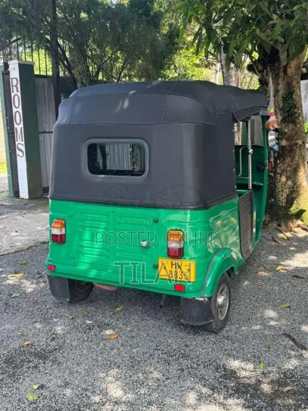 Bajaj RE 2 Stroke 2004 Three Wheel (Used)