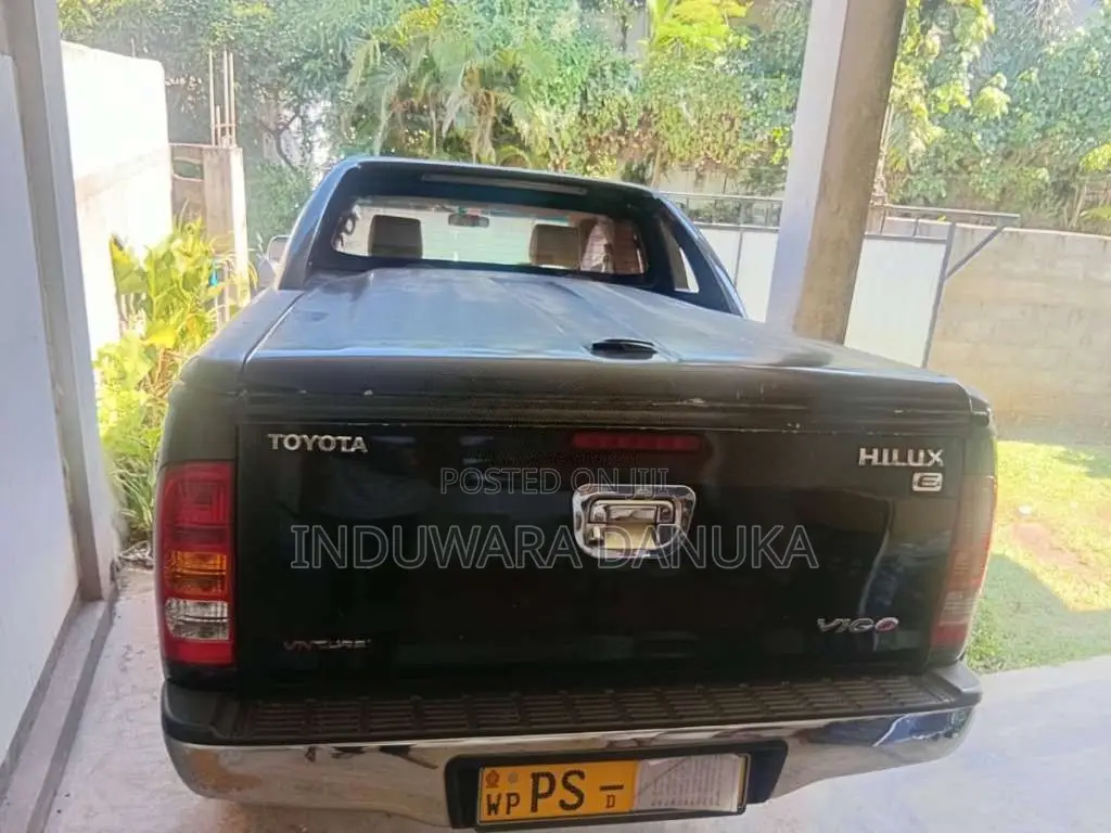 Toyota Hilux 2010 Pickup (Used)
