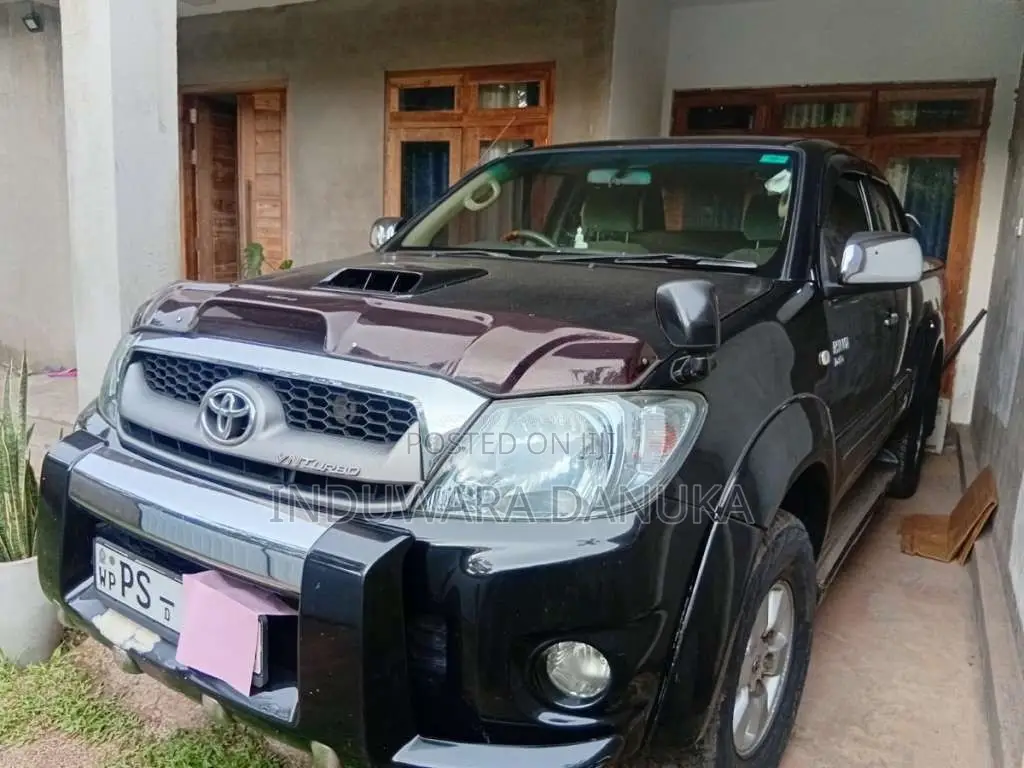 Toyota Hilux 2010 Pickup (Used)