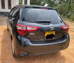 Toyota Vitz 2017 Car (Used)
