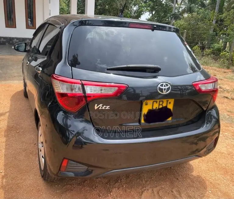 Toyota Vitz 2017 Car (Used)