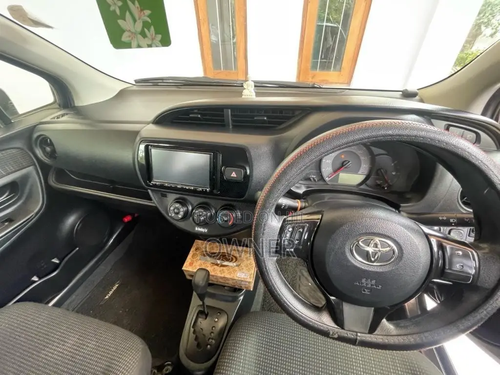 Toyota Vitz 2017 Car (Used)