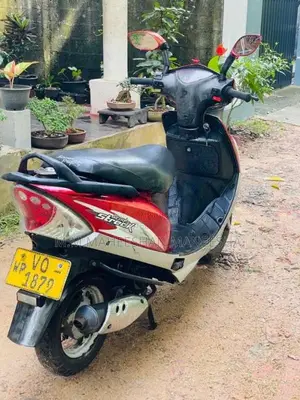 TVS Scooty Streak 2010 Motorbike (Used)