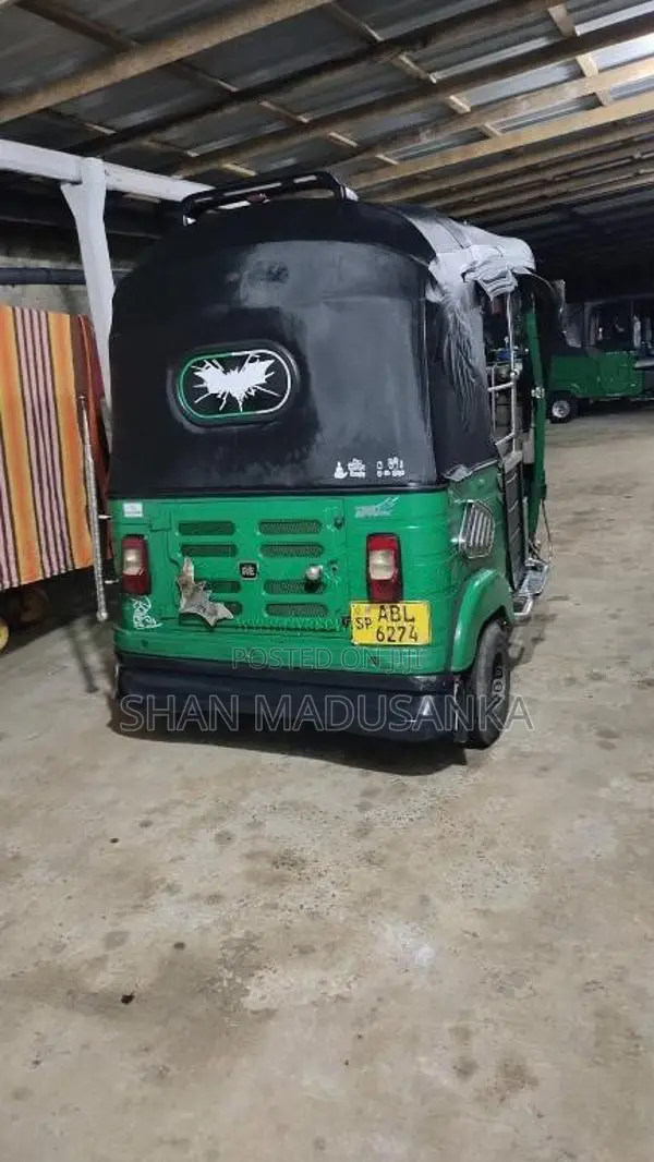 Bajaj 4 Stroke 2017 Three Wheel (Used)