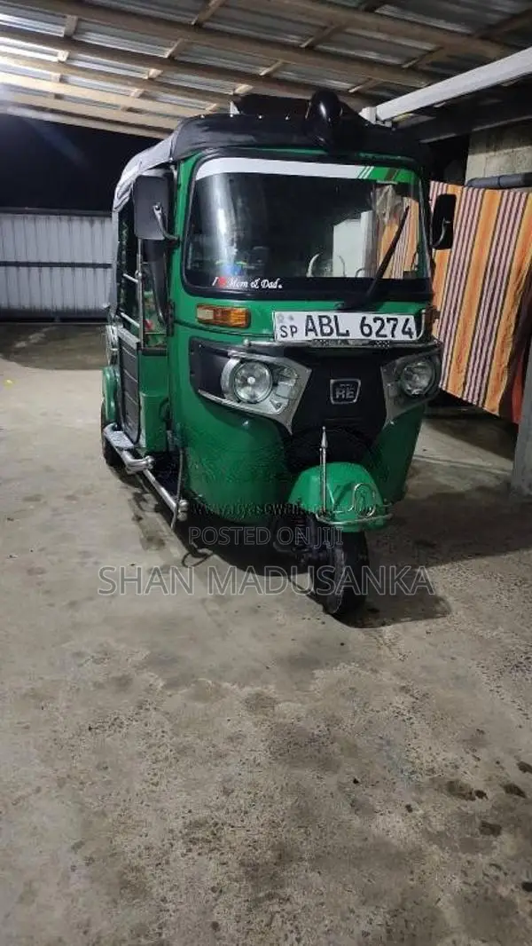 Bajaj 4 Stroke 2017 Three Wheel (Used)