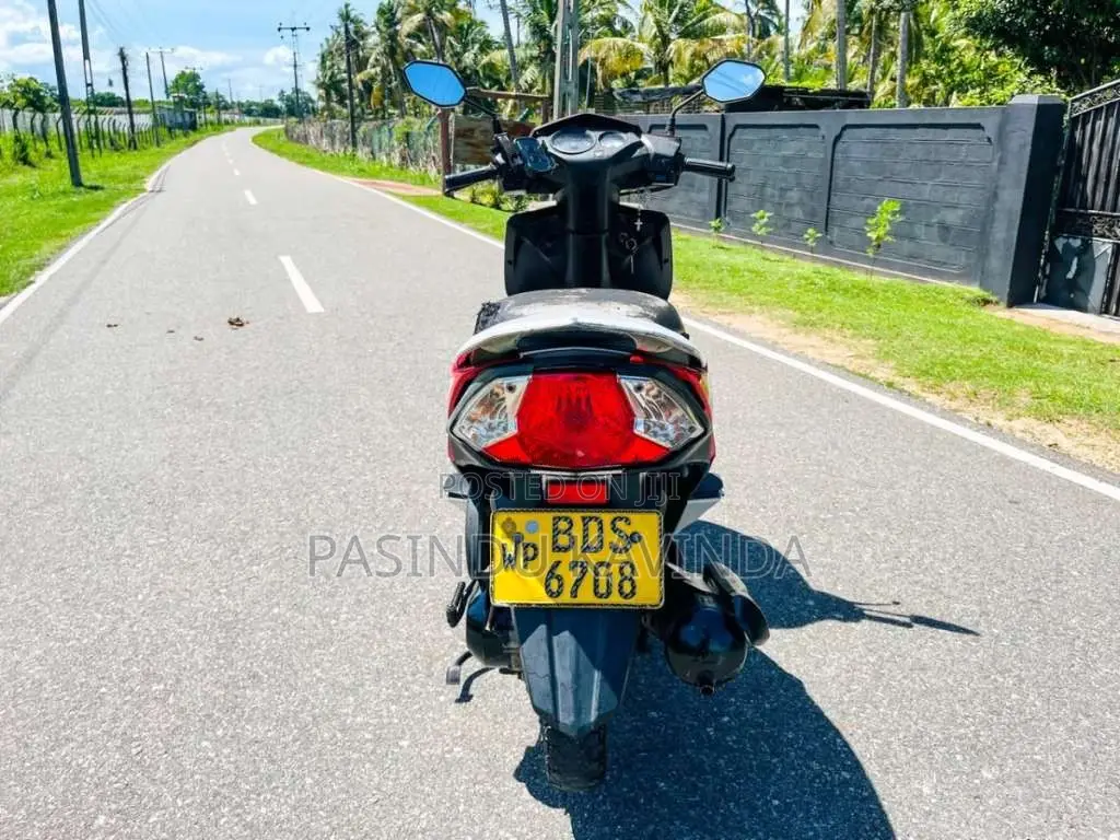 Honda Dio 2016 Motorbike (Used)