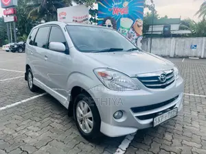 Toyota Avanza 2011 Car (Used)