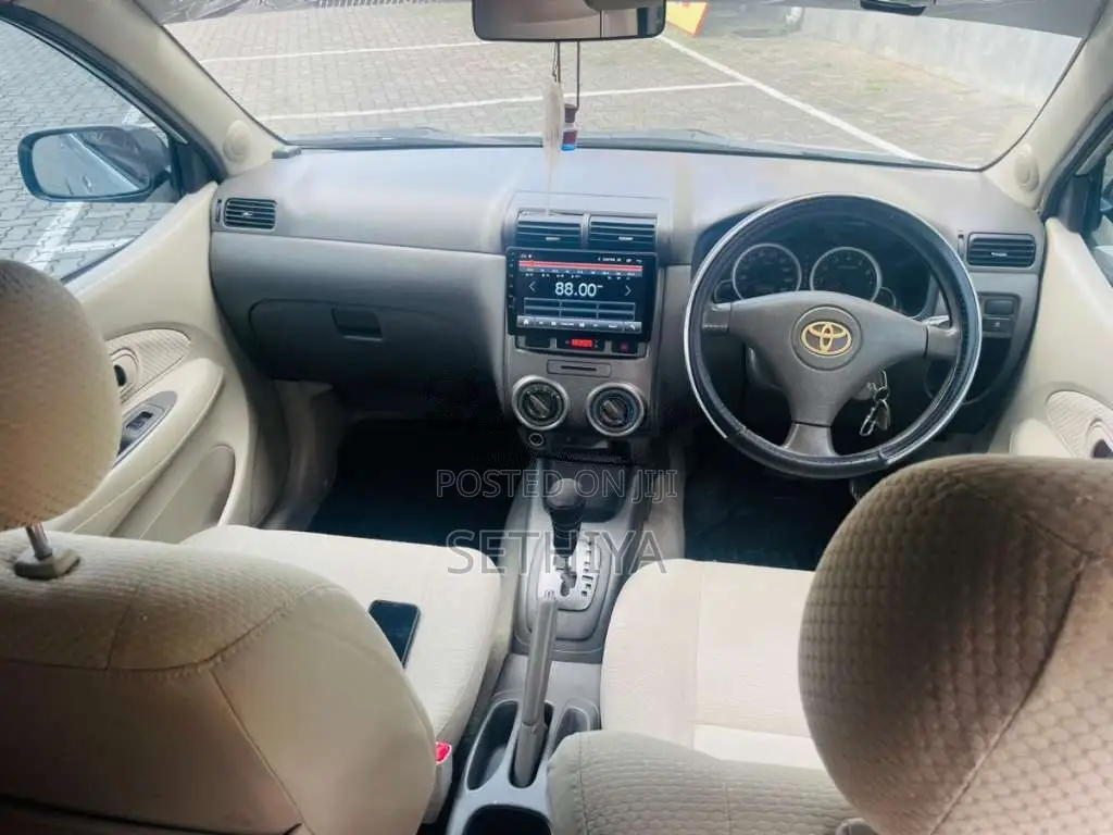 Toyota Avanza 2011 Car (Used)