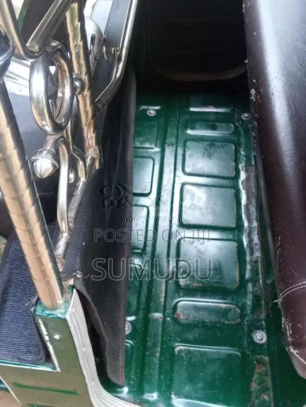 Bajaj 2 Stroke 2002 Three Wheel (Used)