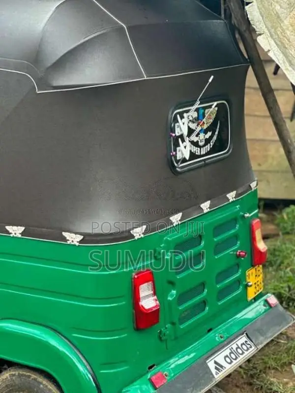 Bajaj 4 Stroke 2016 Three Wheel (Used)