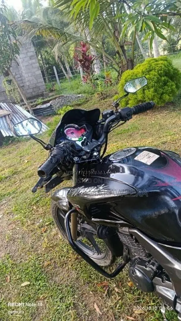 Hero Hunk 2015 Motorbike (Used)
