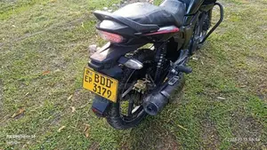 Hero Hunk 2015 Motorbike (Used)