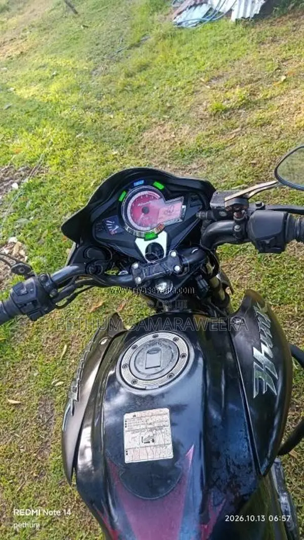 Hero Hunk 2015 Motorbike (Used)