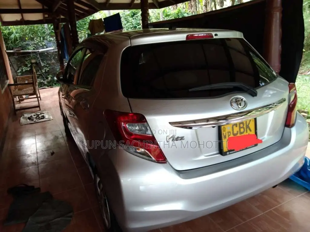 Toyota Vitz 2017 Car (Used)