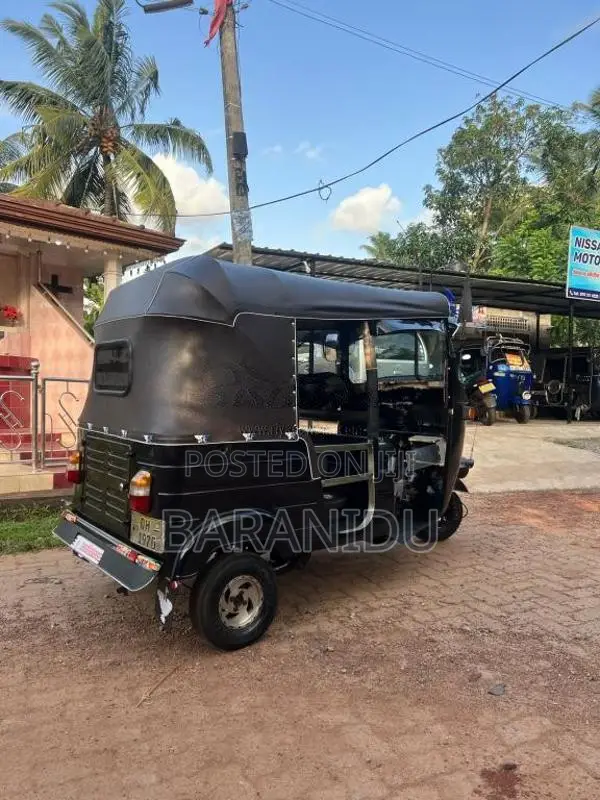 Bajaj 2 stroke 2006 Three Wheel (Used)