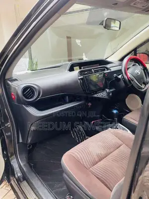Toyota Aqua 2012 Car (Used)