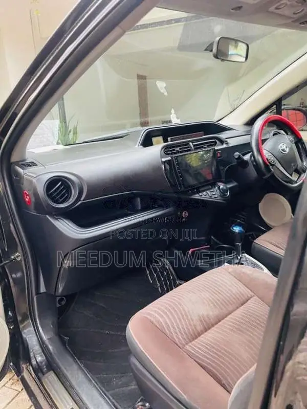 Toyota Aqua 2012 Car (Used)