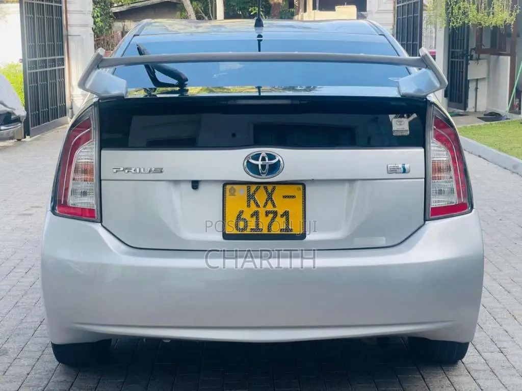 Toyota Prius 2012 Car (Used)