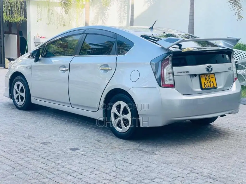 Toyota Prius 2012 Car (Used)