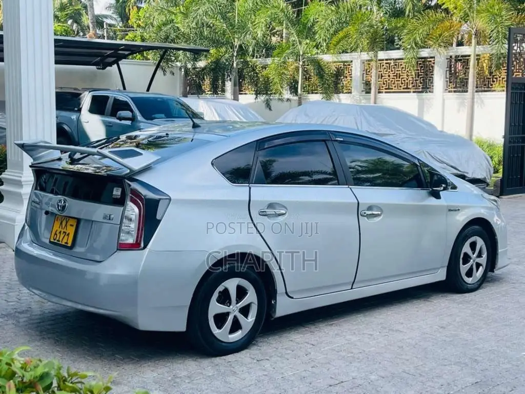 Toyota Prius 2012 Car (Used)
