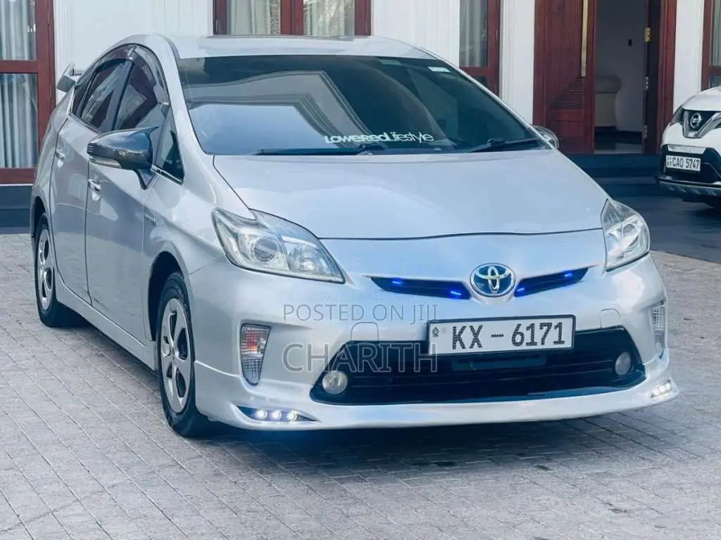 Toyota Prius 2012 Car (Used)