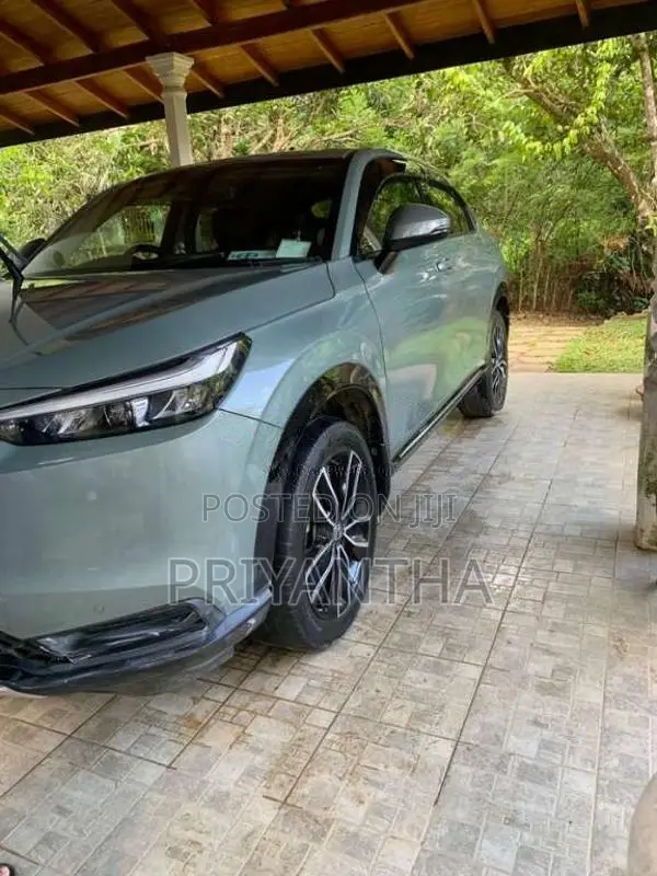 Honda Vezel Z Premium 2025 SUV (Used)
