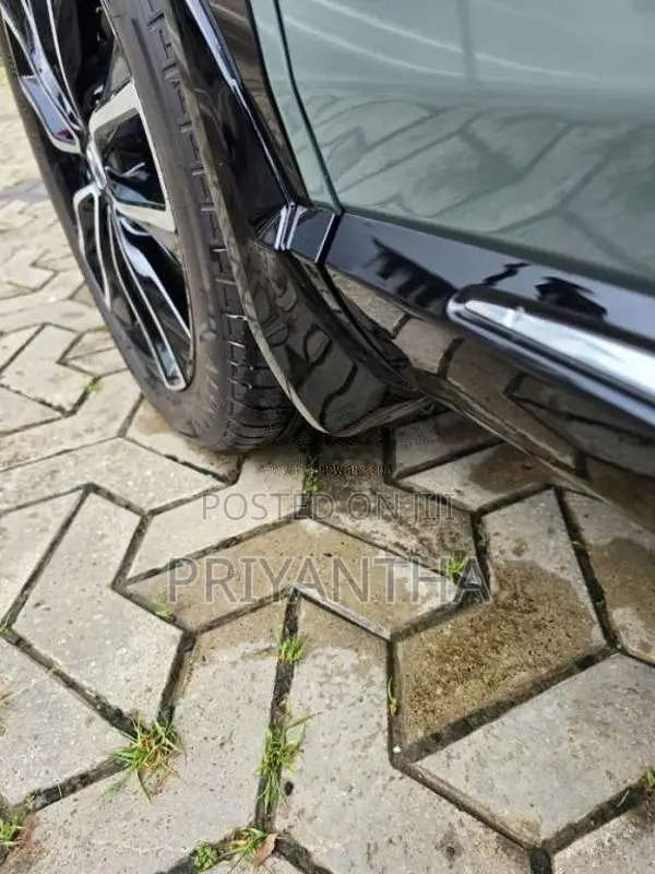 Honda Vezel Z Premium 2025 SUV (Used)