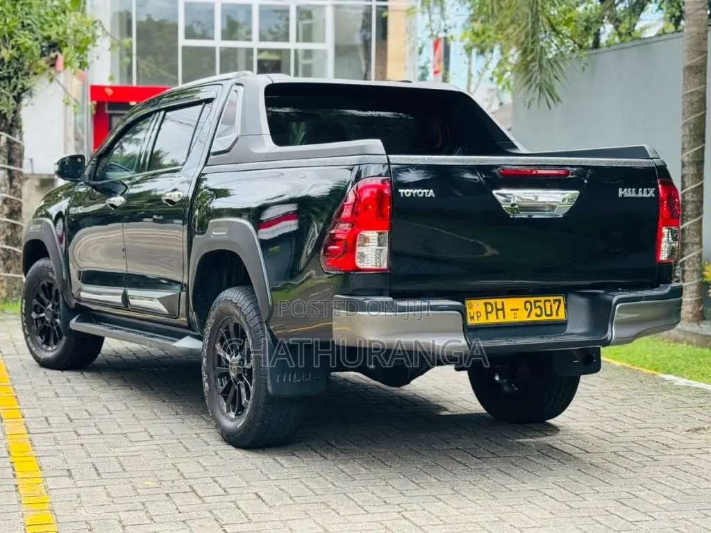 Toyota Hilux Revo 2017 Pickup (Used)