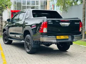 Toyota Hilux Revo 2017 Pickup (Used)
