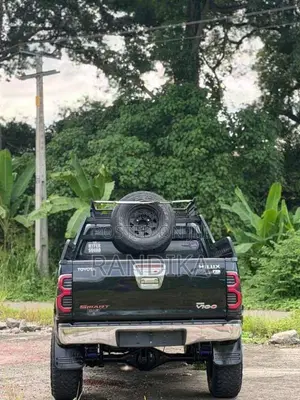Toyota Hilux Vigo 2012 Pickup (Used)