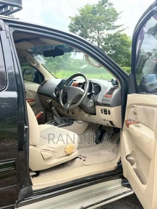 Toyota Hilux Vigo 2012 Pickup (Used)