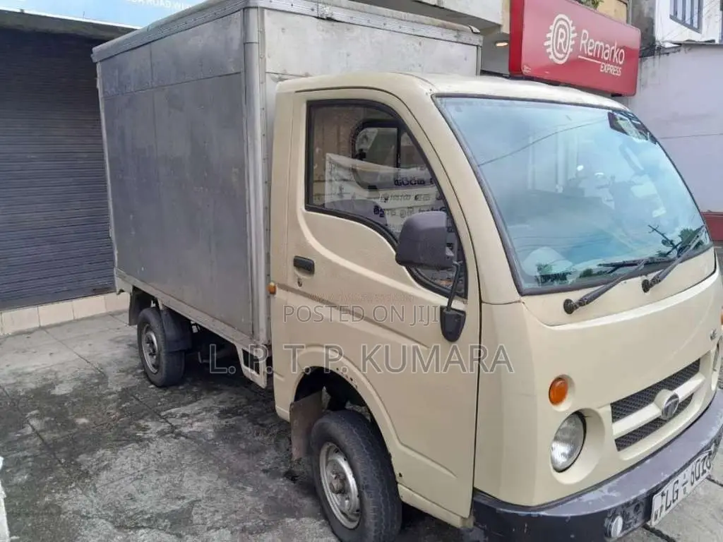 Tata Dimo Batta 2010 Lorry (Used)