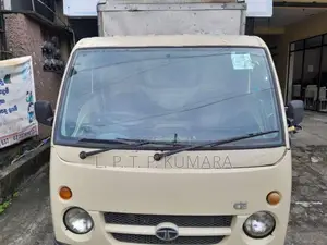 Tata Dimo Batta 2010 Lorry (Used)