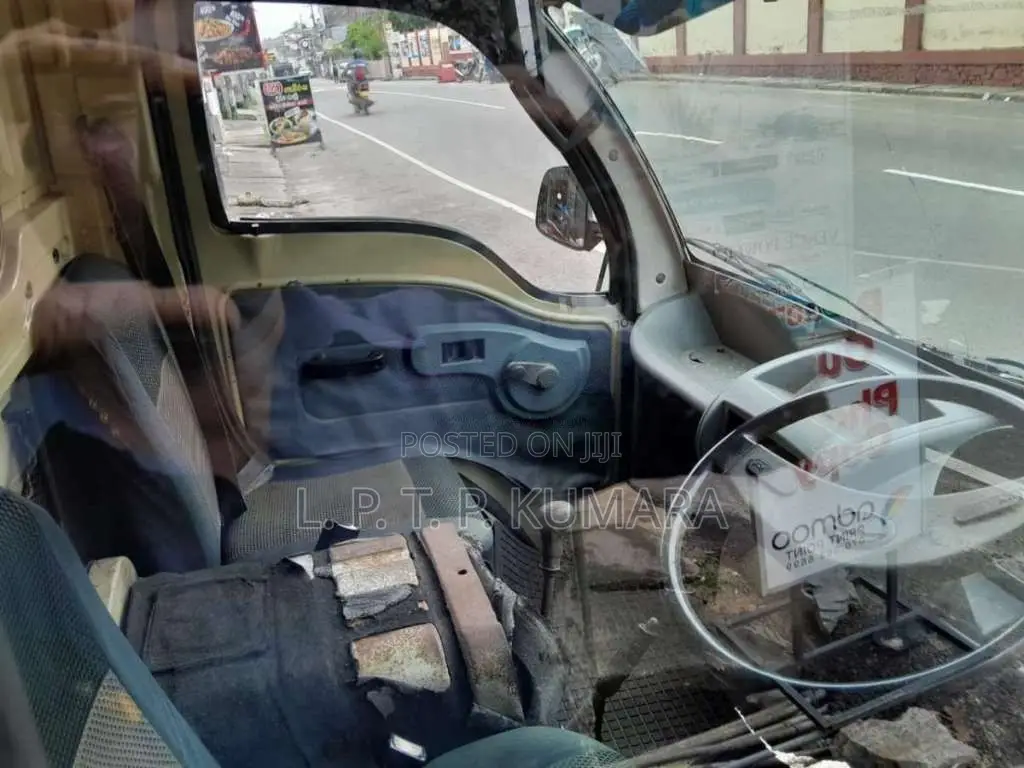 Tata Dimo Batta 2010 Lorry (Used)