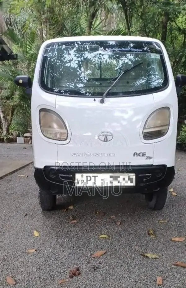 Tata Dimo Batti 2012 Lorry (Used)