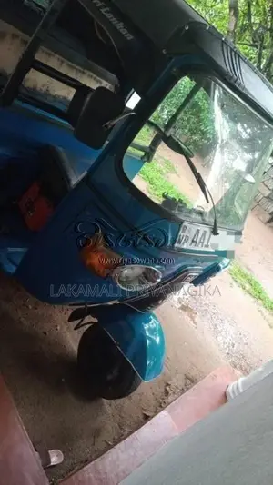Bajaj RE 205 2013 Three Wheel (Used)