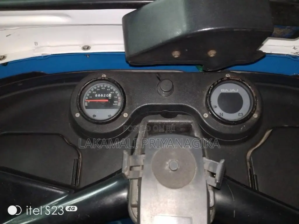 Bajaj RE 205 2013 Three Wheel (Used)