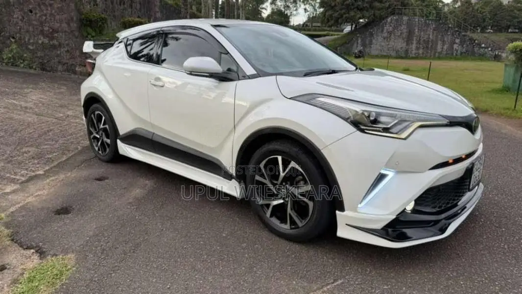 Toyota CHR NGX50 2017 SUV (Used)