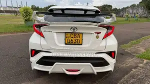 Toyota CHR NGX50 2017 SUV (Used)