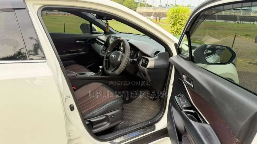 Toyota CHR NGX50 2017 SUV (Used)